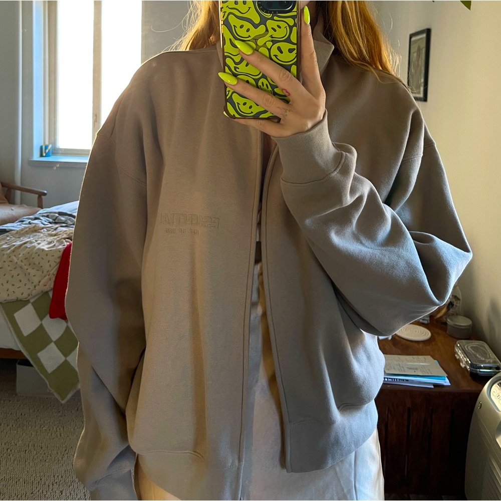 FEAR OF GOD- ESSENTIALS ZIP UP